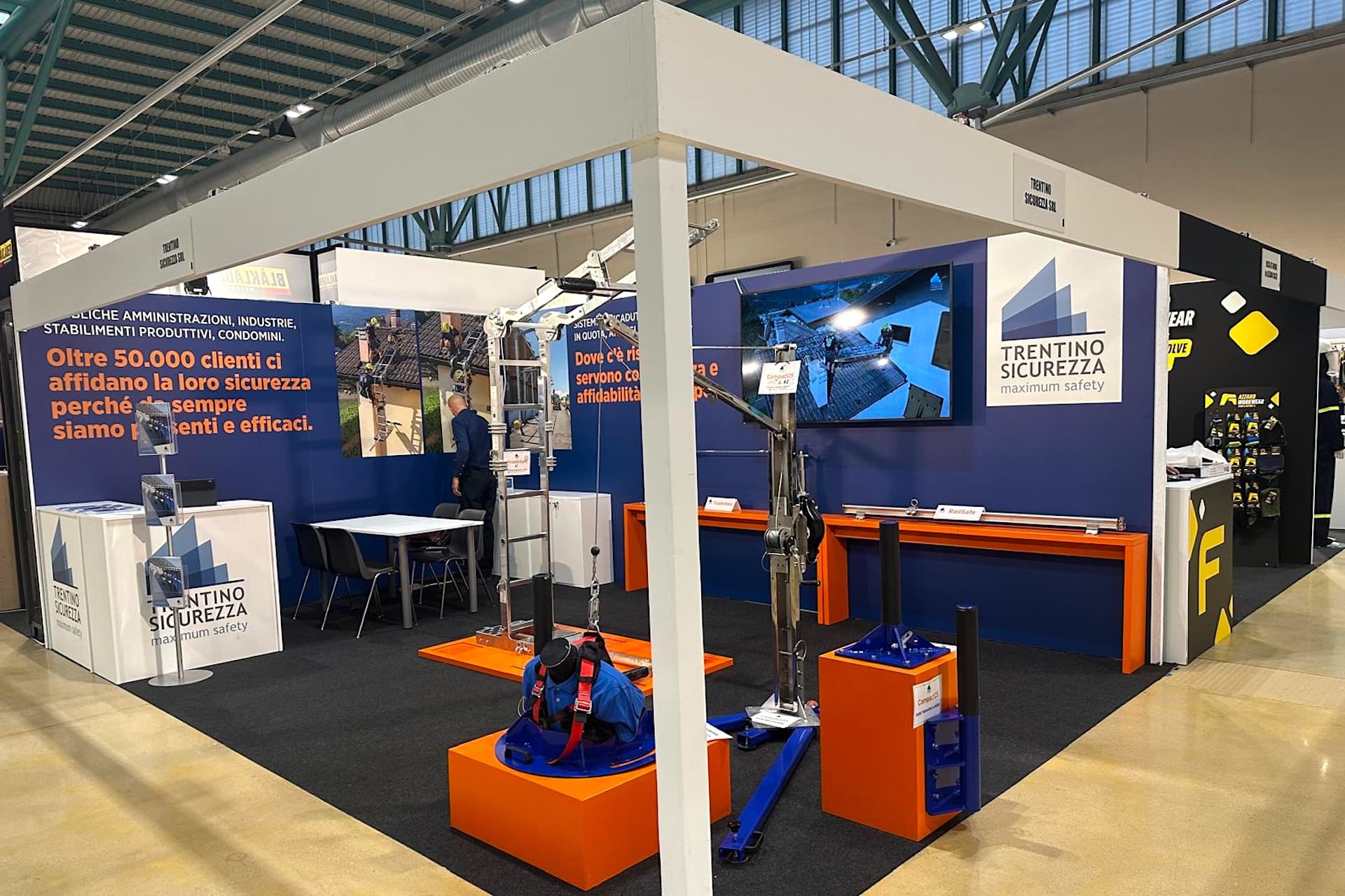 Sistemi per i lavori in quota e gli spazi confinati esposti nello stand di Trentino Sicurezza